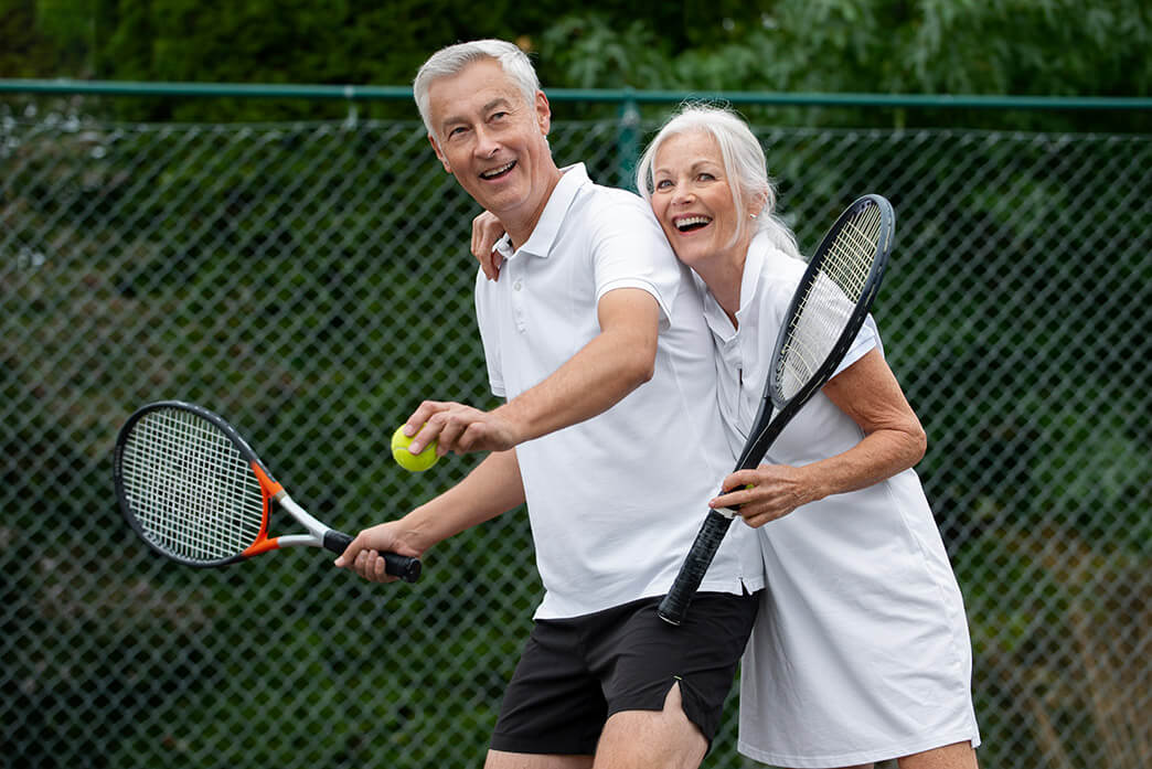 Tennis als Freizeitbeschäftigung für Senioren