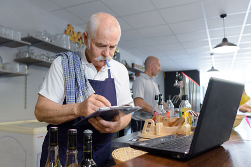 Viele Minijobs für Rentner bieten sinnvolle Aufgaben nebst Zuverdienst