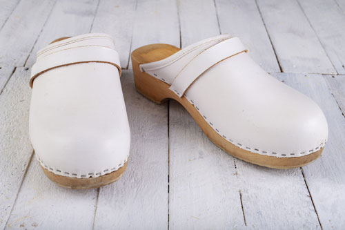 Clogs sind beliebte medizinische Arbeitsschuhe Medizinische Arbeitsschuhe: Clogs