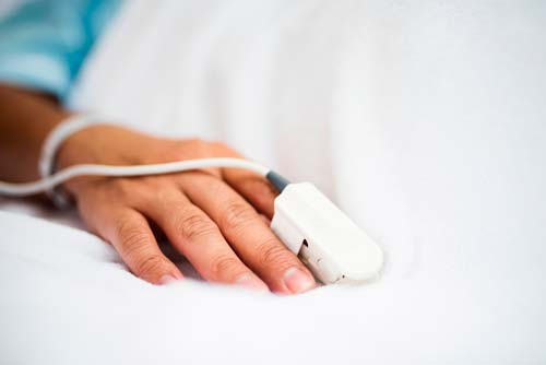 Fingerpulsoximeter kaufen – für den Klinikgebrauch oder zur Sauerstoffüberwachung daheim Pulsoximeter am Finger
