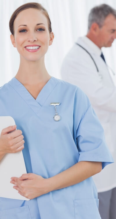 Krankenschwester mit Schwesternuhr am Kasack Krankenschwester mit Schwesternuhr am Kasack