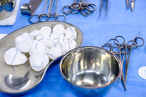 Sterile Tupfer für Operationen